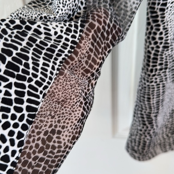 IBKUL Animal Print Quarter Zip SPF 50+ Shirt size Medium Golf Pickle… - Picture 4 of 5